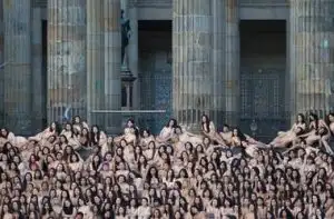 В Лондоне открылся ресторан для голых посетителей