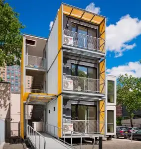 bystrovozvodimye-zdaniya-iz-sendvich-panelej